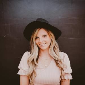 Meet your Posher, Carly